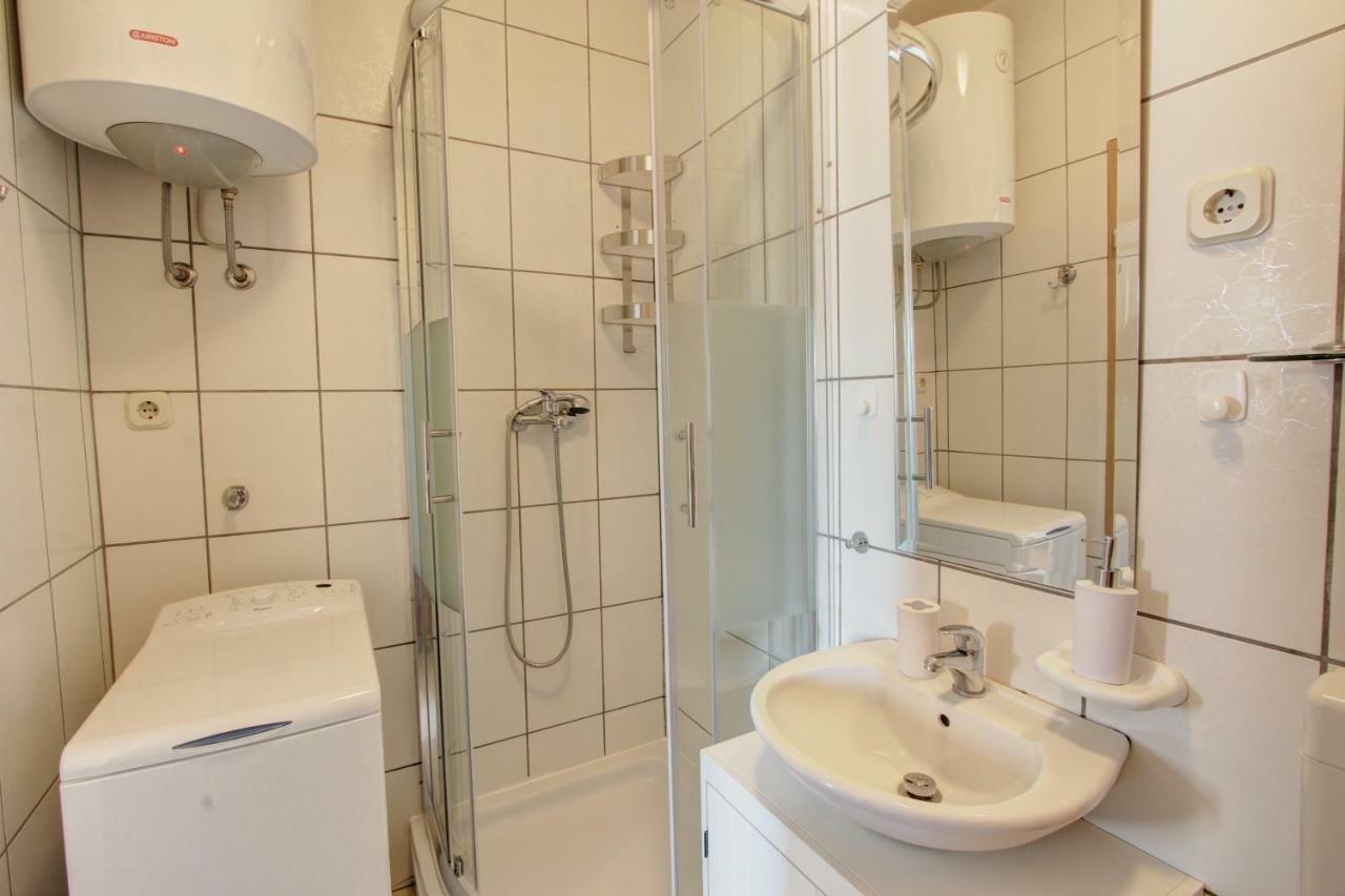 Apartman Pula Exteriör bild