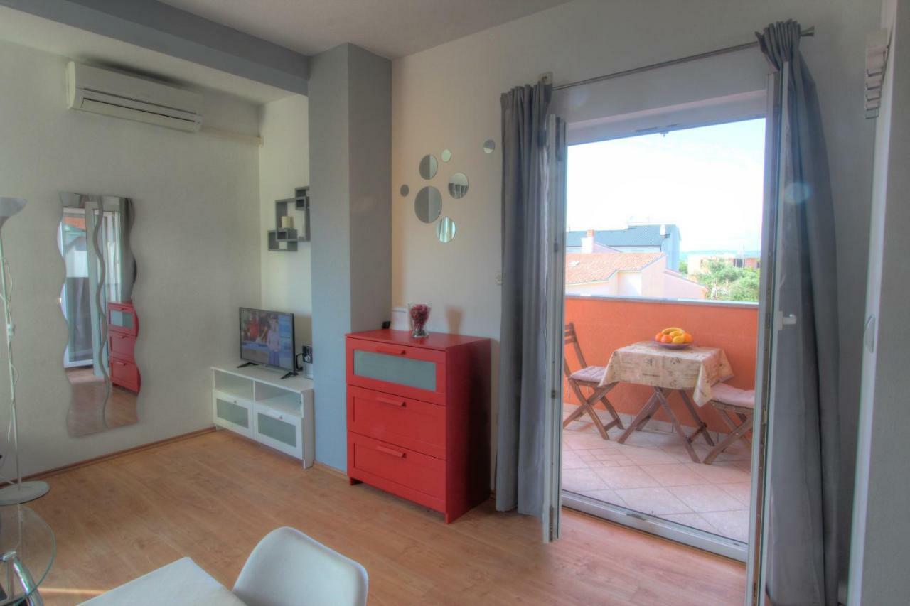 Apartman Pula Exteriör bild