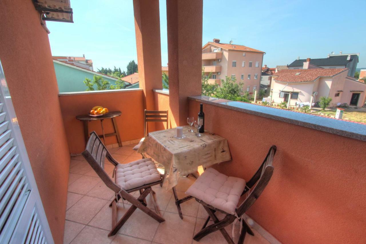 Apartman Pula Exteriör bild