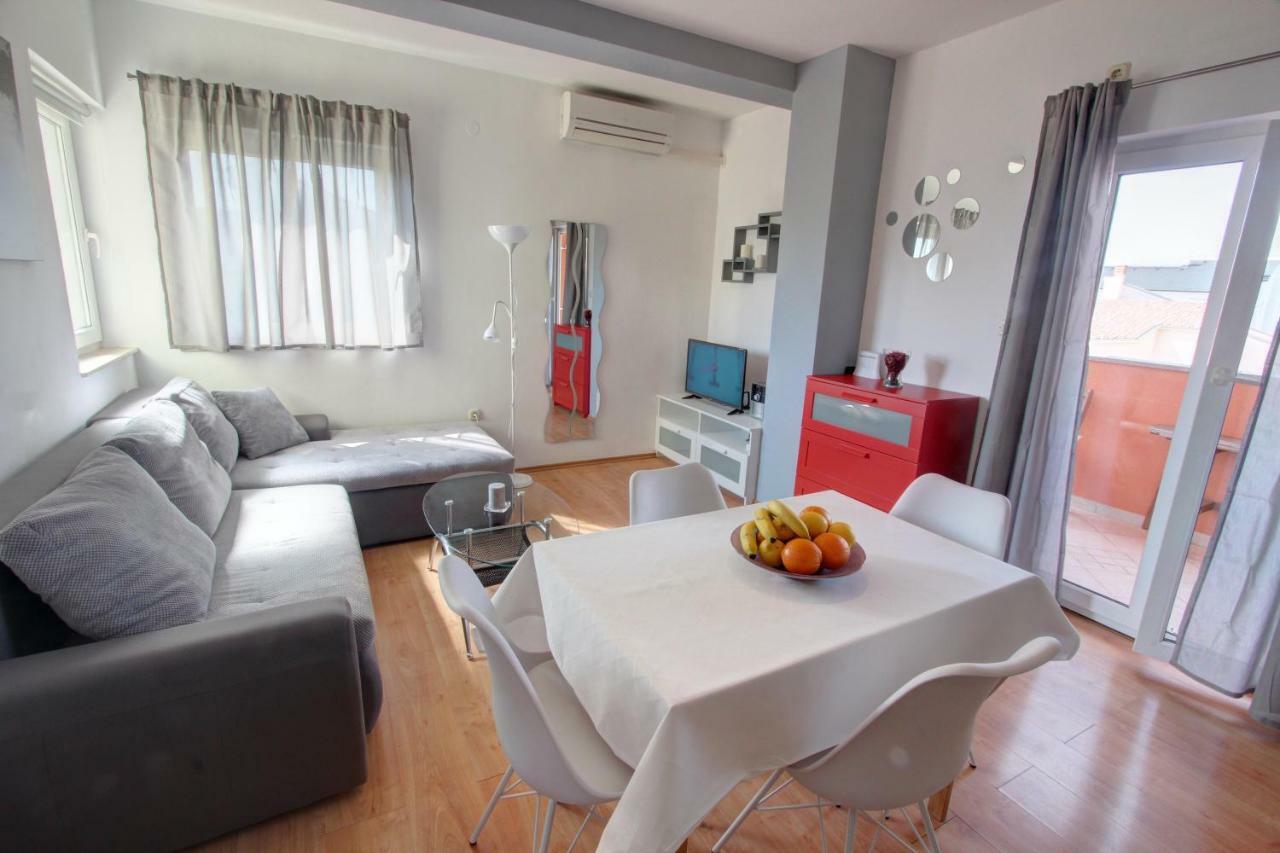 Apartman Pula Exteriör bild